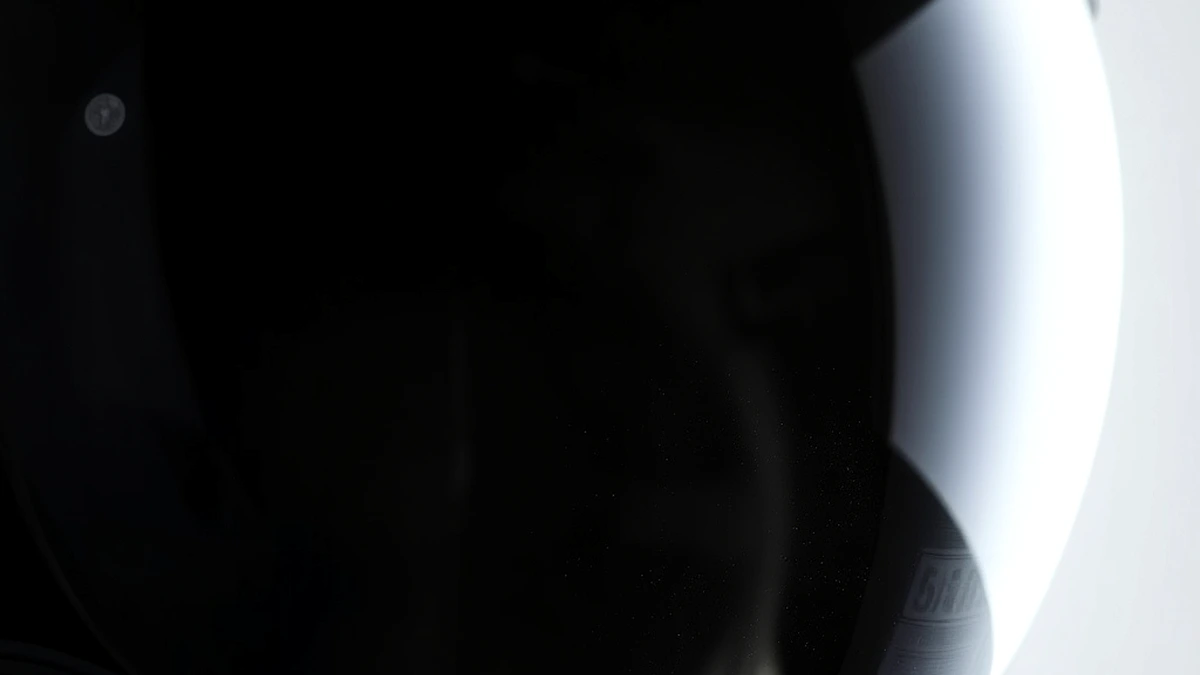 Auto-darkening helmet light state distortion